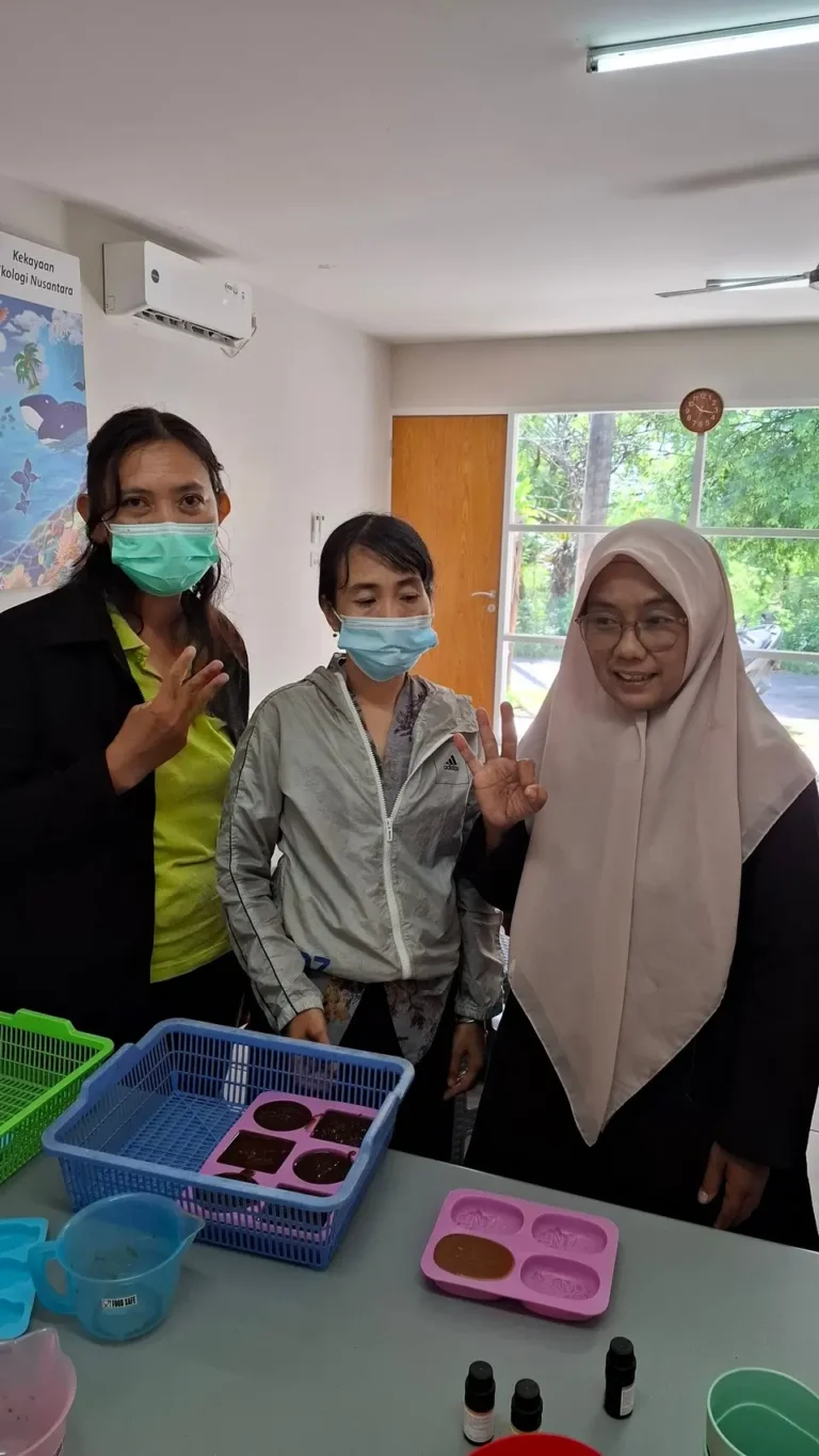 Workshop pembuatan sabun natural