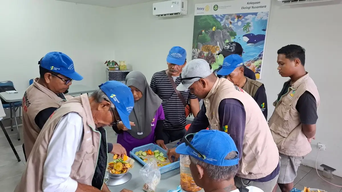 Workshop Pembuatan Eco Enzym bersama tim “Katak Loncat”